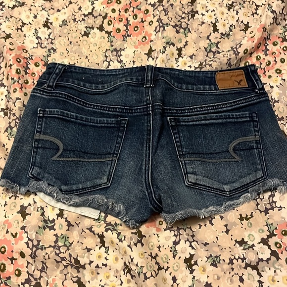 Women’s Blue American Eagle outfitters denim jean shorts with embroidery detail - Picture 4 of 4